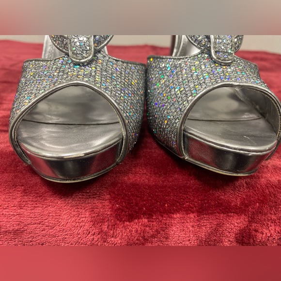Enzo Angiolini silver shoes Eavances size 8 - Picture 4 of 11